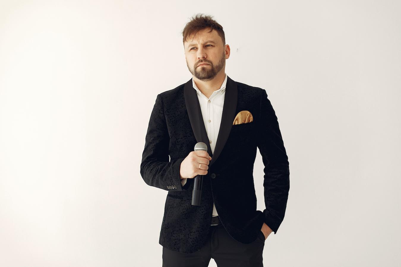 Be confident at the mic